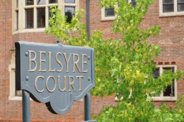 Belsyre Court Sign