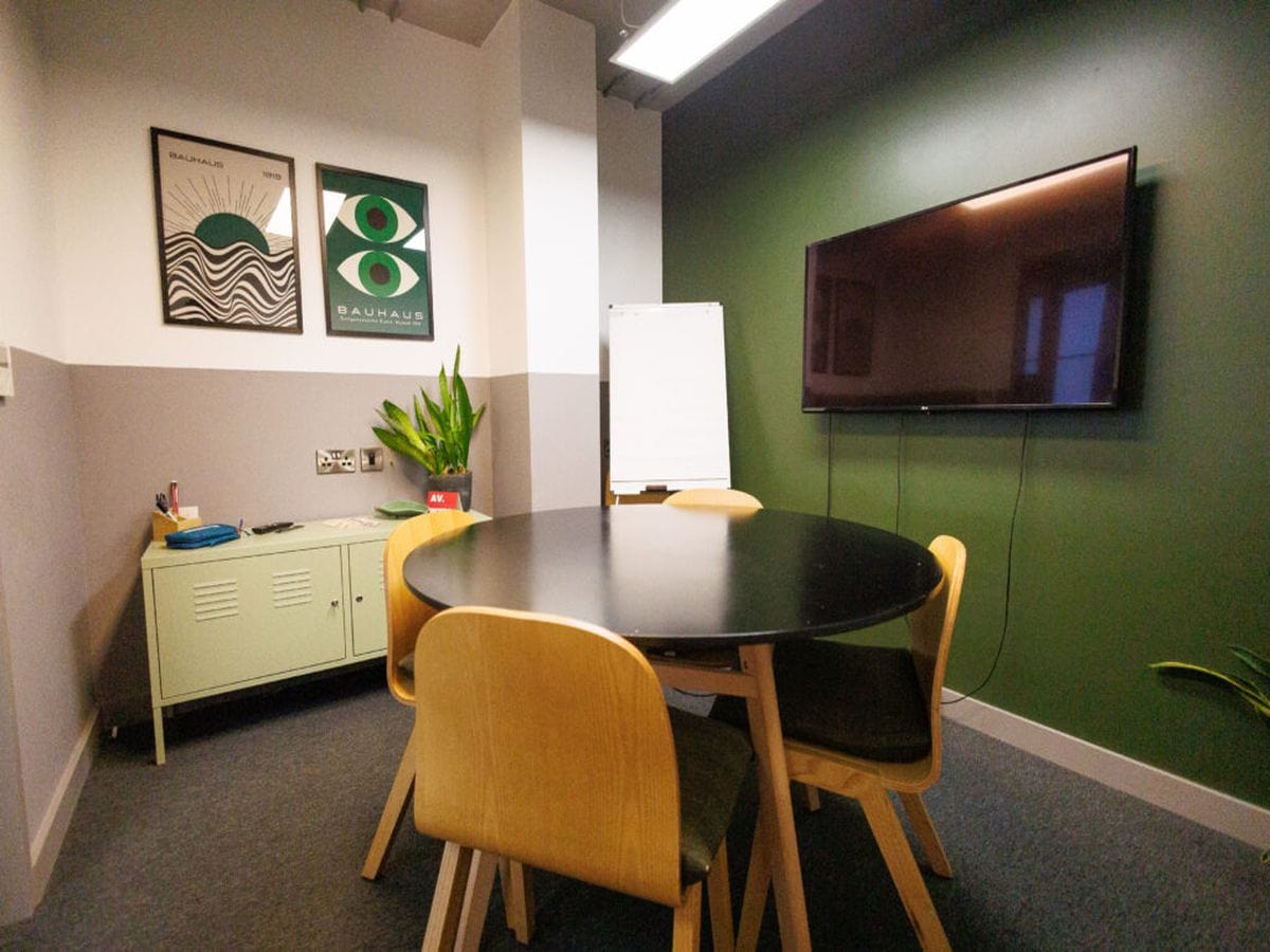 Tower Point Meeting Room Green 4 People