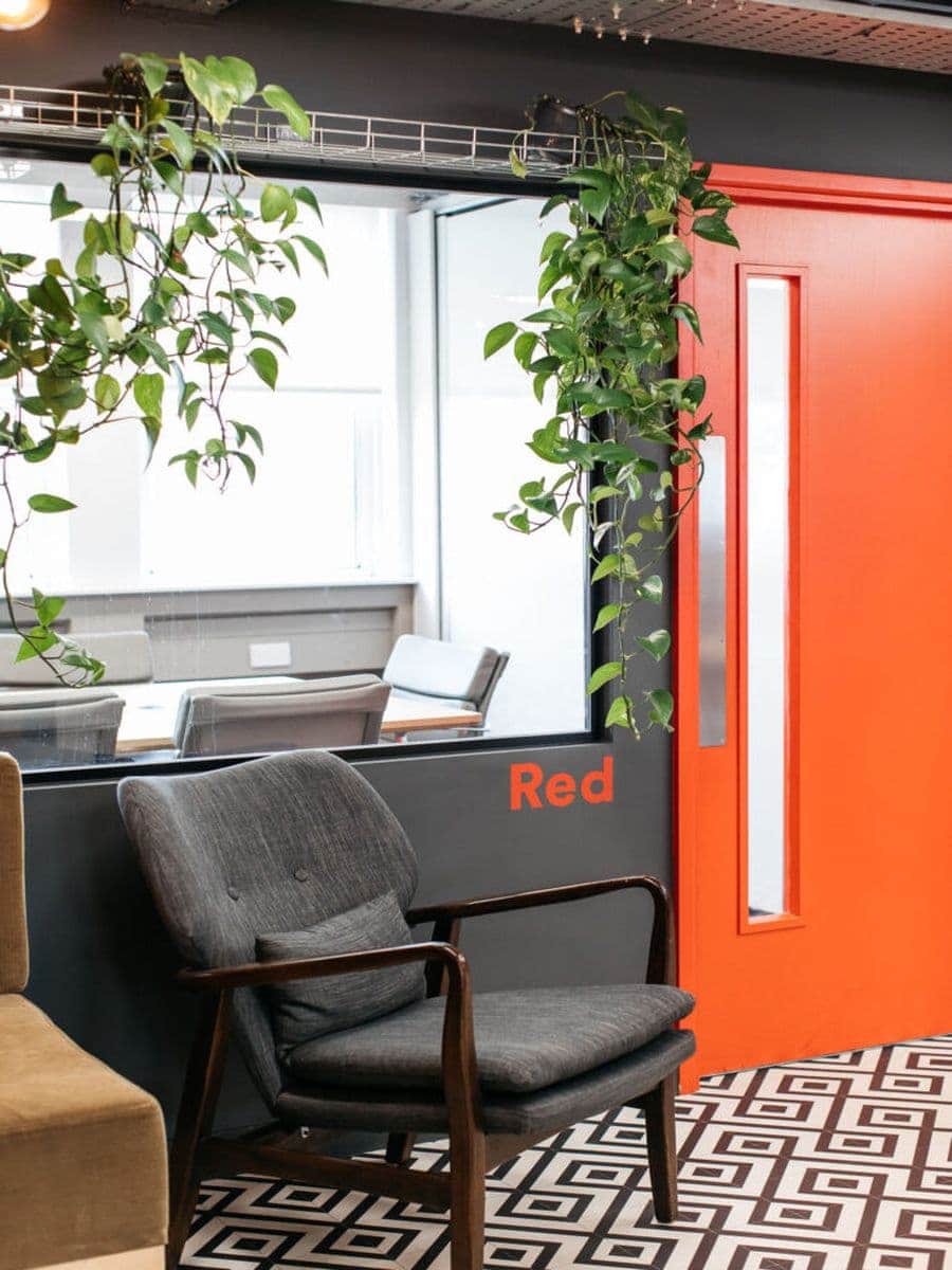 Tower Point Meeting Room Red 6 People